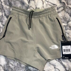 NWT The North Face Shorts